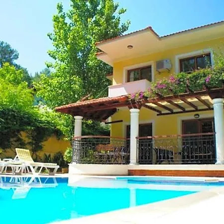 Sleeps 6 Pool Air Con Wifi Гёчек