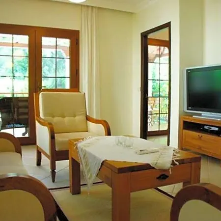 Вилла Sleeps 6 Pool Air Con Wifi Гёчек