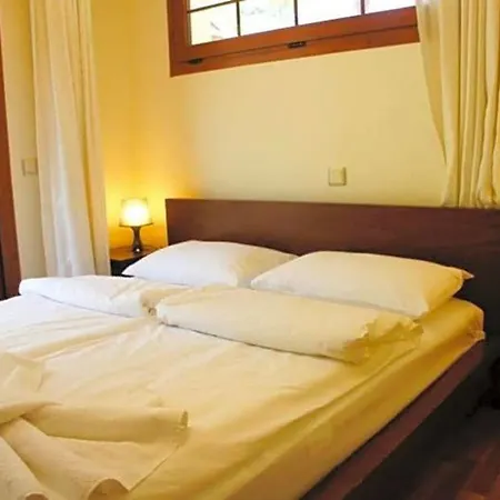 Вилла Sleeps 6 Pool Air Con Wifi Гёчек
