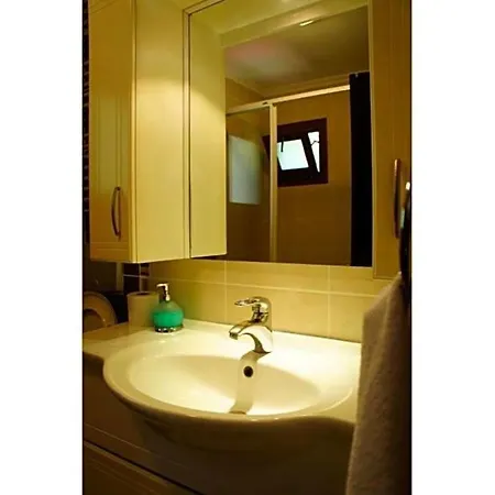 Вилла Sleeps 6 Pool Air Con Wifi Гёчек