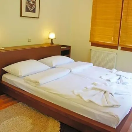 Вилла Sleeps 6 Pool Air Con Wifi